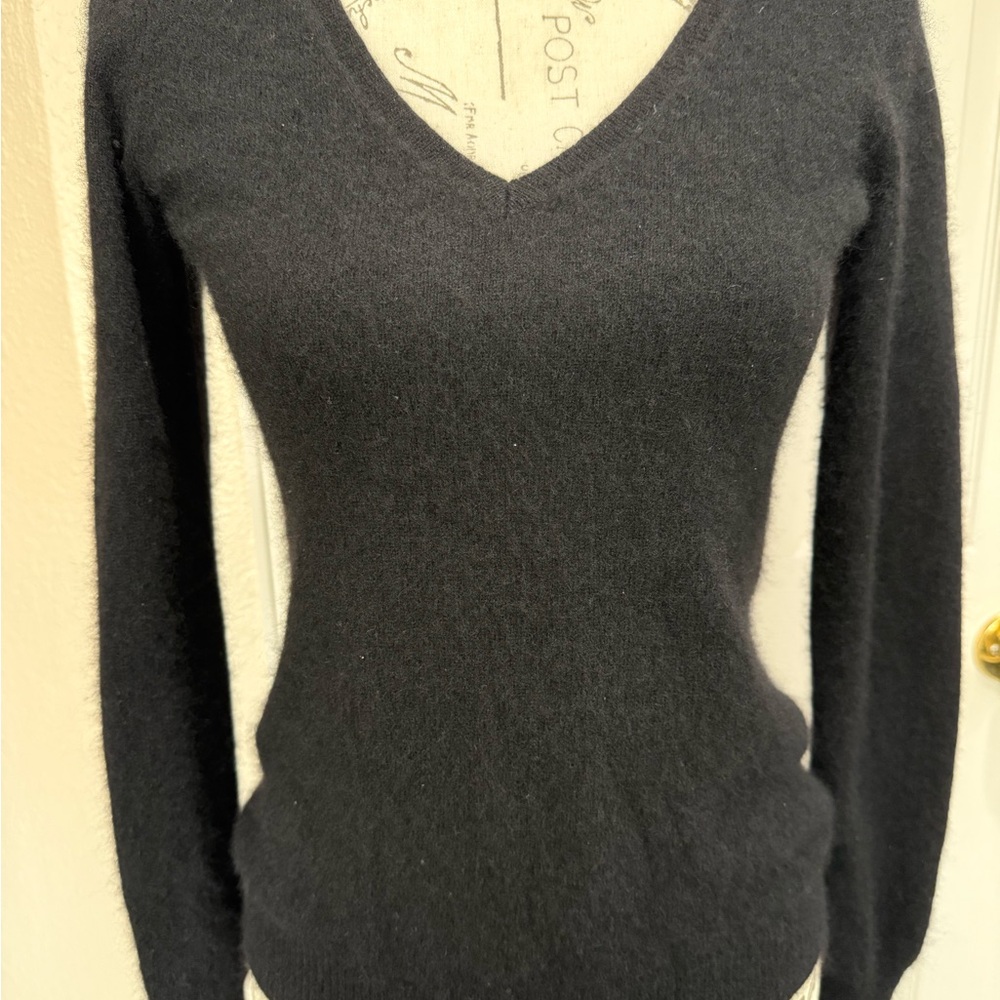 Cashmere Black V-Neck Sweater